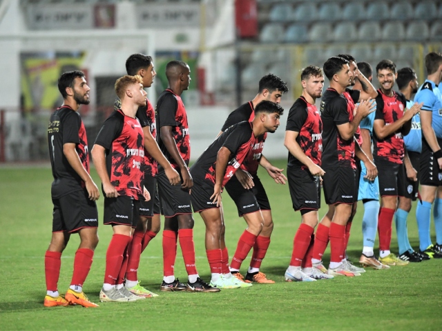 אנדרדוג. הפועל הרצליה (אבי רביבו)